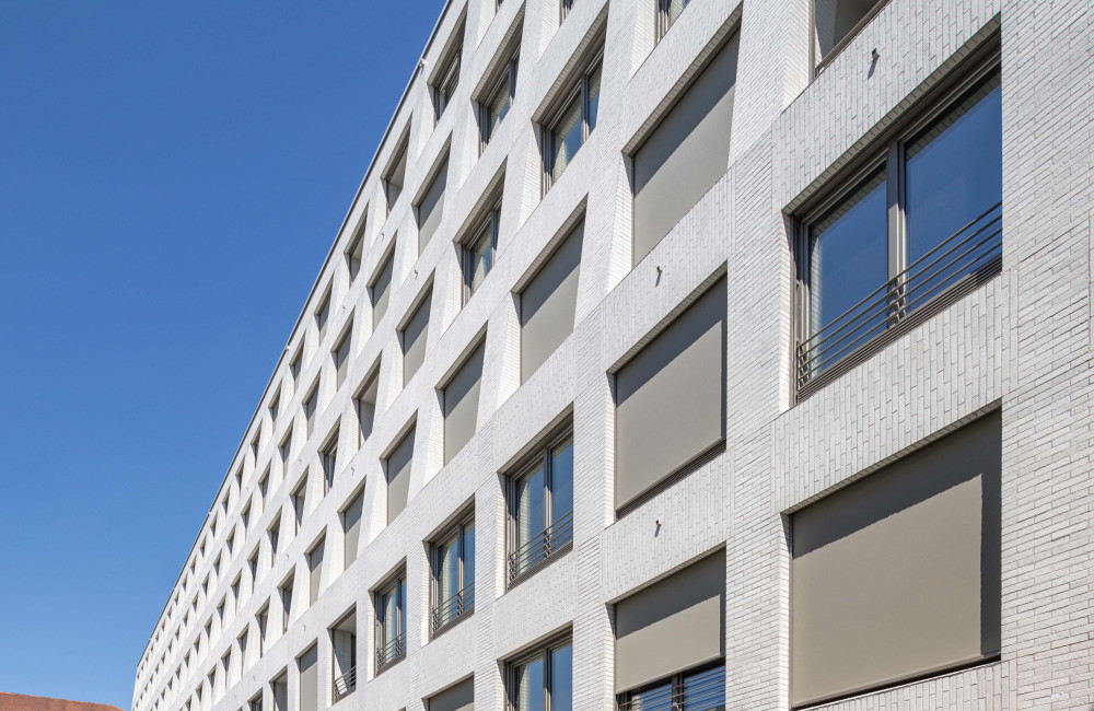 232405800033 Pandion Le Blanc Muenchen DE BK Kansas 01